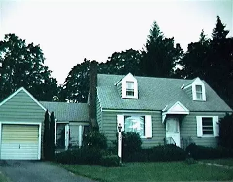 135 Rosa Rd, Schenectady, NY 12308 photo 1