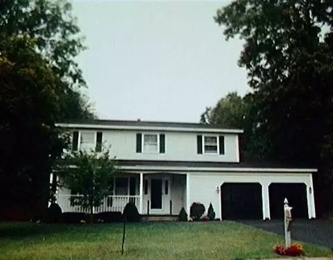 6 Kasper Dr, Clifton Park, NY 12065 photo 1