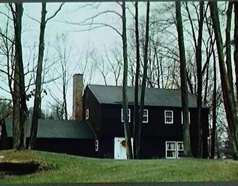 18 W Bayberry Rd, Glenmont, NY 12077 photo 1