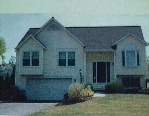 16 Ponderosa Dr, Clifton Park, NY 12065 photo 1