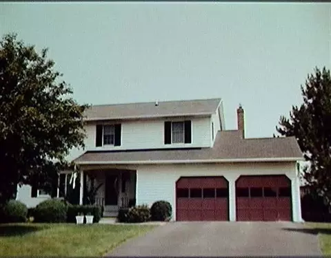 55 Wakefield Ct, Delmar, NY 12054 photo 1