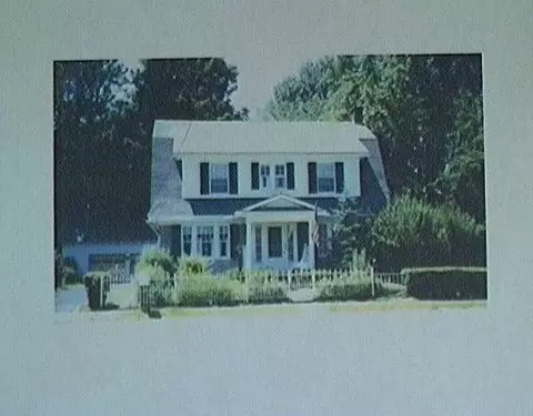 2 Maple Ave, Troy, NY 12180 photo 1