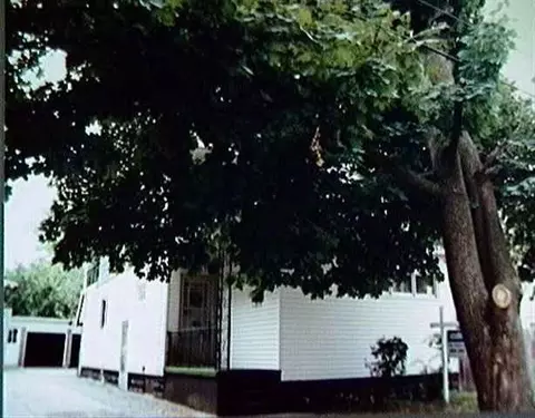 539 Paige St, Schenectady, NY 12307 photo 1