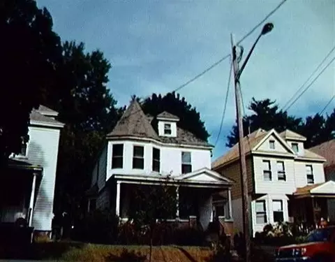 727 Mcclellan St, Schenectady, NY 12304 photo 1