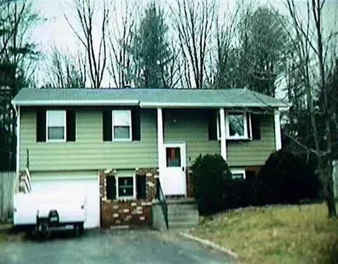 3 Kristen Dr, Ballston Spa, NY 12020 photo 1