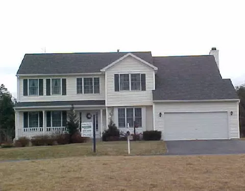 102 Daniel St, Slingerlands, NY 12159 photo 1