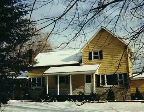 437 Maple Ave, Selkirk, NY 12158 photo 1