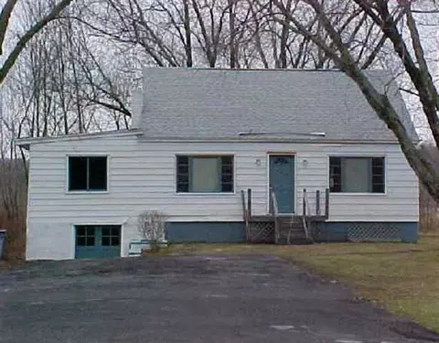 560 Hudson River Rd, Waterford, NY 12188 photo 1