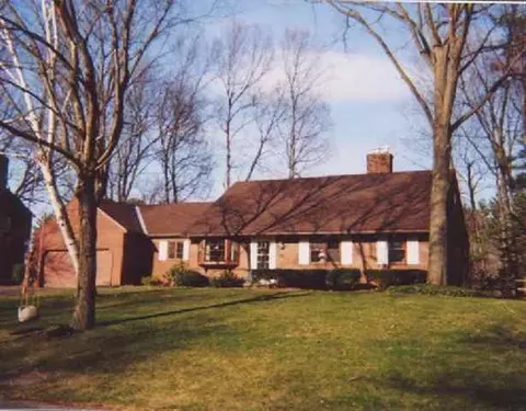 38 E Bayberry Rd, Glenmont, NY 12077 photo 1