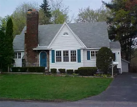 32 Surrey Rd, Schenectady, NY 12302 photo 1