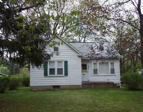 5 Murray Dr, Glenmont, NY 12077 photo 1