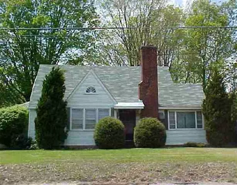 555 Maple Ave, Saratoga Springs, NY 12866 photo 1