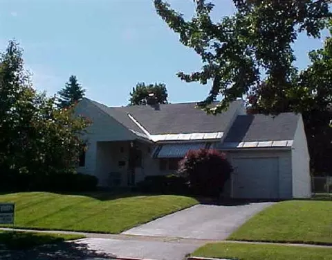 1124 Mcclellan St, Schenectady, NY 12309 photo 1
