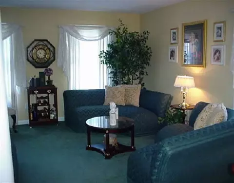 10 Willowbrook Ter, Clifton Park, NY 12065 photo 3