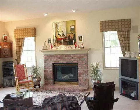 4 Brookhill Dr, Slingerlands, NY 12159 photo 4