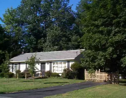 8 Edgewood Rd, Slingerlands, NY 12159 photo 1