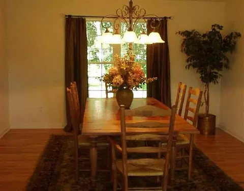 17 Fields End Dr, Glenmont, NY 12077 photo 3