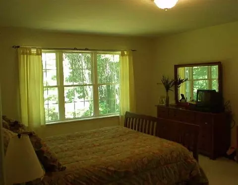 17 Fields End Dr, Glenmont, NY 12077 photo 7