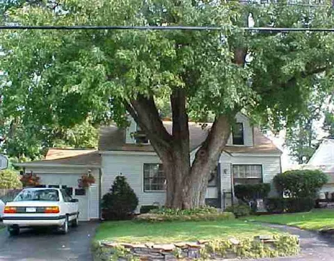2837 Halsey Dr, Schenectady, NY 12304 photo 1