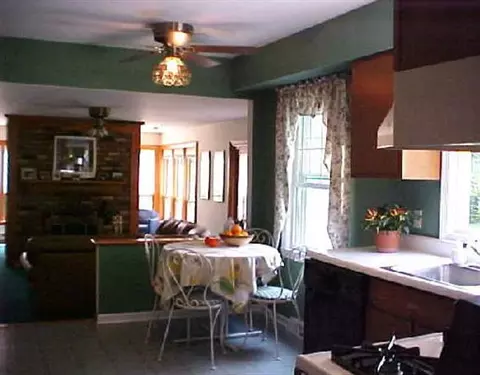 43 W Bayberry Rd, Glenmont, NY 12077 photo 3