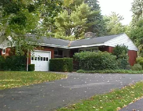 39 Groesbeck Pl, Delmar, NY 12054 photo 1