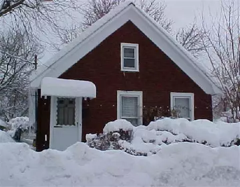 913 Strong St, Schenectady, NY 12307 photo 1