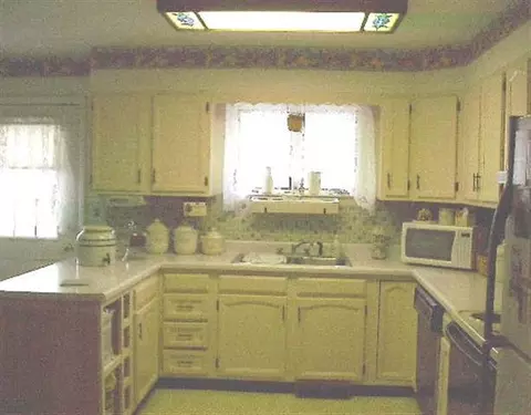 610 Rt 9w, Glenmont, NY 12077 photo 2