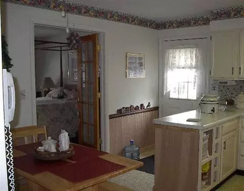 610 Rt 9w, Glenmont, NY 12077 photo 3