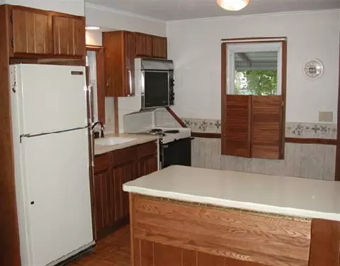 3328 Marie St, Schenectady, NY 12304 photo 2