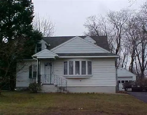 3328 Marie St, Schenectady, NY 12304 photo 1