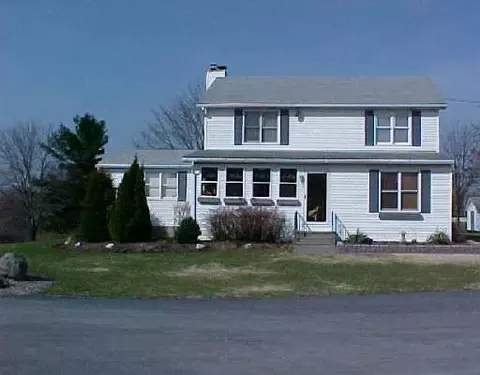 3 Grange Rd, Waterford, NY 12188 photo 1