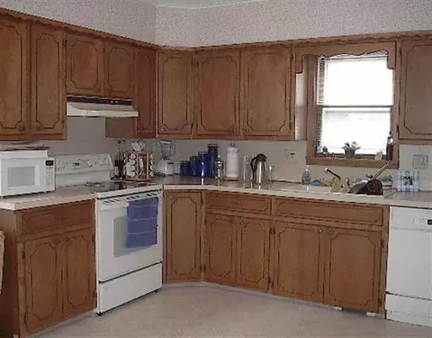10 Stratton Pl, Delmar, NY 12054 photo 2