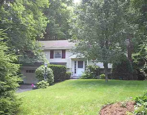 67 Mcguffey Ln, Delmar, NY 12054 photo 1