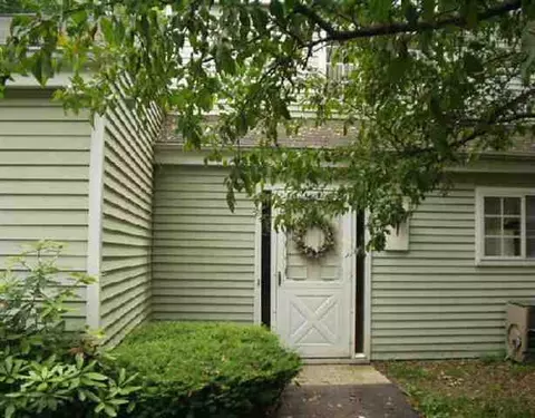 25 Leaf Rd, Delmar, NY 12054 photo 2