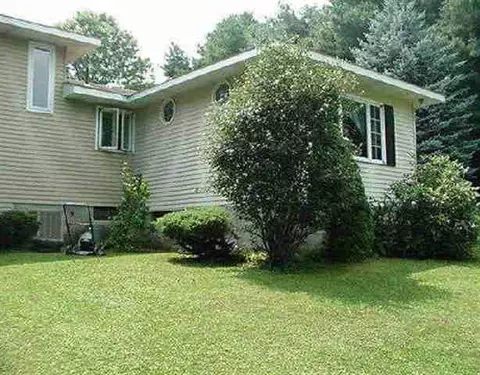 33 Tieman Rd, Schenectady, NY 12302 photo 2