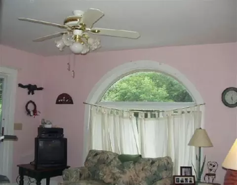 15 Corlaer Ave, Schenectady, NY 12304 photo 3