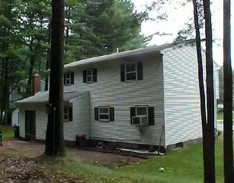 7 Poe Ct, Ballston Spa, NY 12020 photo 2