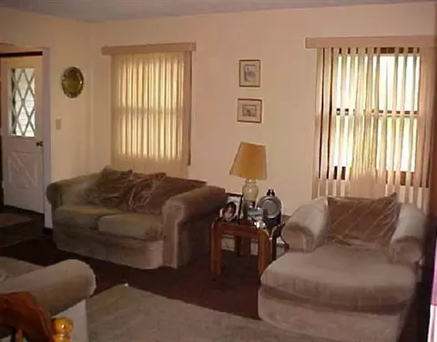 7 Poe Ct, Ballston Spa, NY 12020 photo 6