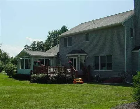 14 Nadeau Rd, Clifton Park, NY 12065 photo 2