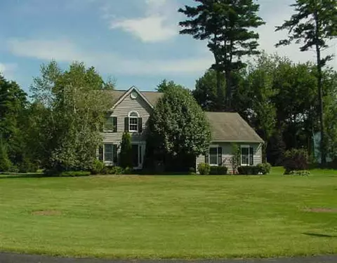 14 Nadeau Rd, Clifton Park, NY 12065 photo 1