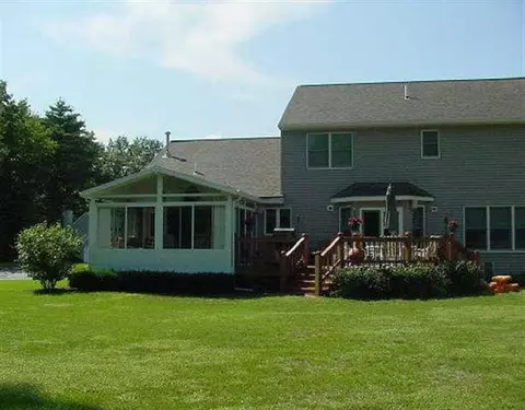 14 Nadeau Rd, Clifton Park, NY 12065 photo 4
