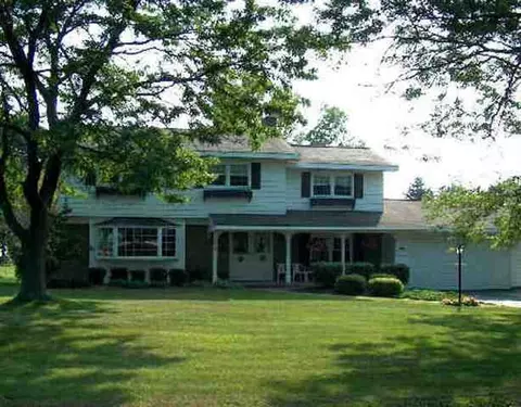 1010 Tomahawk Trl, Schenectady, NY 12302 photo 1
