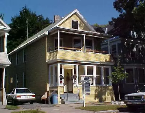 53 Mcclellan St, Schenectady, NY 12304 photo 1
