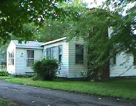 20 Mather Ave, Schenectady, NY 12304 photo 2