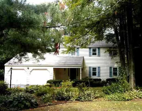 32 E Bayberry Rd, Glenmont, NY 12077 photo 1