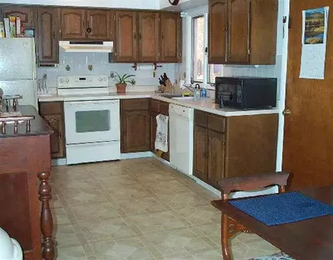 48 Kenaware Ave, Delmar, NY 12054 photo 3
