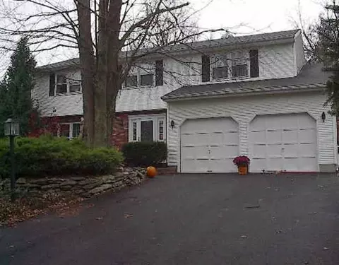40 Dover Dr, Delmar, NY 12054 photo 1