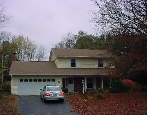 14 Sutherland Ct, Delmar, NY 12054 photo 3