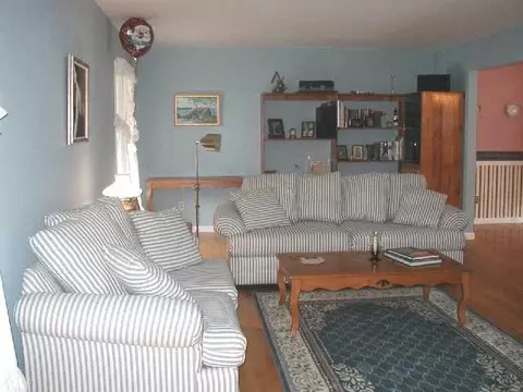 25 Boylston Dr, Delmar, NY 12054 photo 2