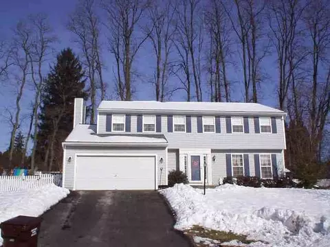 32 Mallard Rd, Glenmont, NY 12077 photo 1